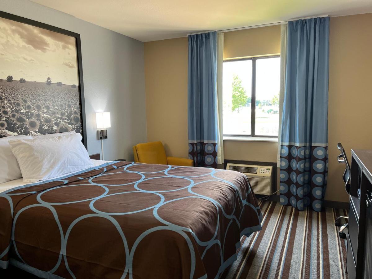 Super 8 By Wyndham Independence Ks Hotel Ngoại thất bức ảnh