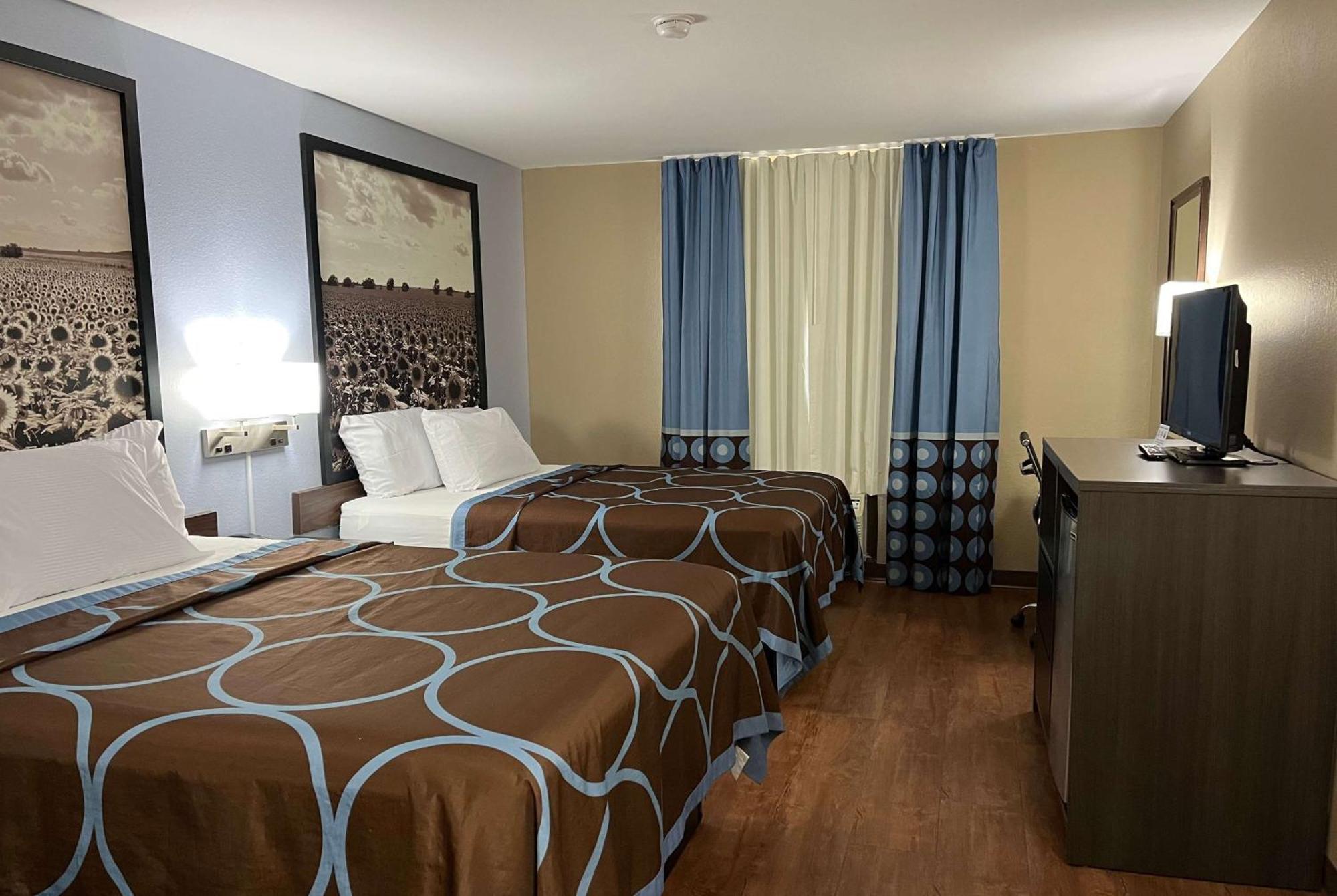 Super 8 By Wyndham Independence Ks Hotel Ngoại thất bức ảnh
