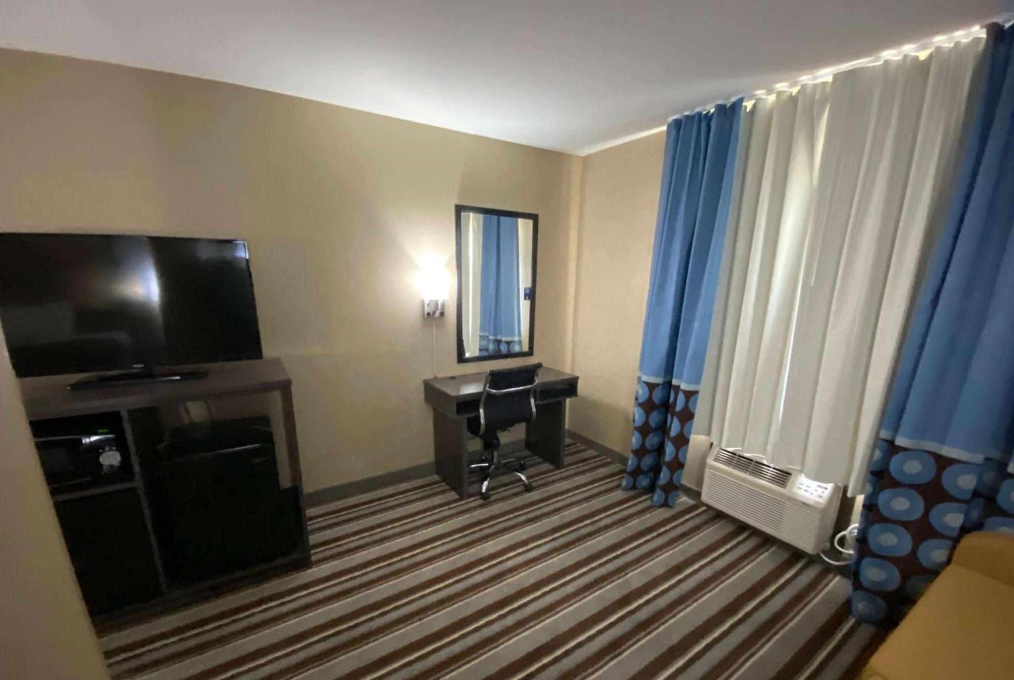 Super 8 By Wyndham Independence Ks Hotel Ngoại thất bức ảnh