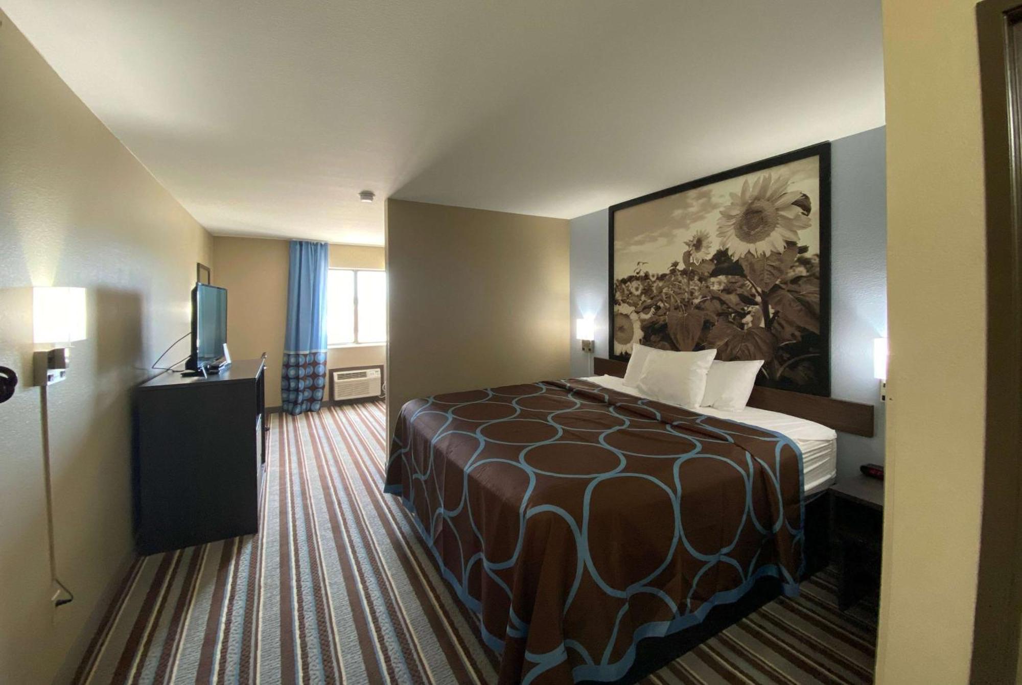 Super 8 By Wyndham Independence Ks Hotel Ngoại thất bức ảnh